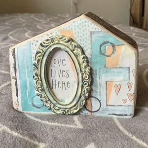 Love Lives Here Home Decor